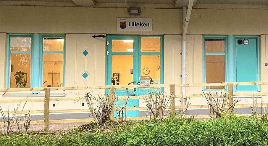Bild på entrén till fritidsgården lilleken